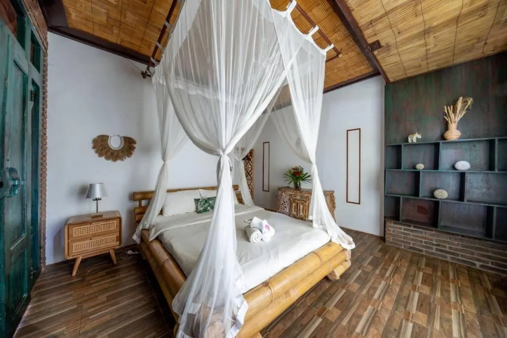 Family Oasis, 2 Bedrooms, Shared Pool, Garden, Rice Field View Ubud 0*,  Indonésie