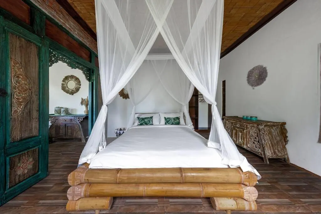 Vila Family Oasis, 2 Bedrooms, Shared Pool, Garden, Rice Field View Ubud